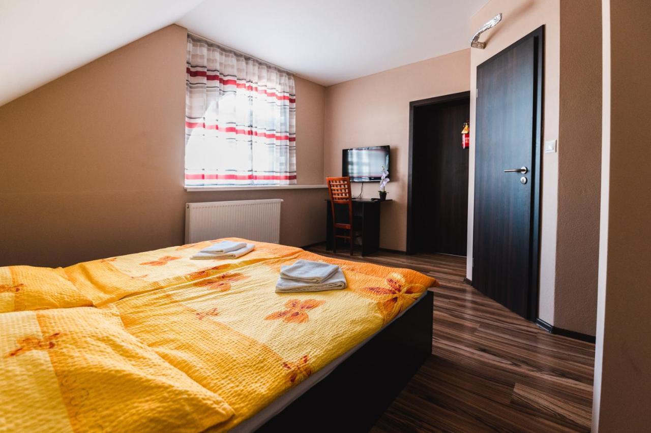Motel Ard Sarovce Εξωτερικό φωτογραφία