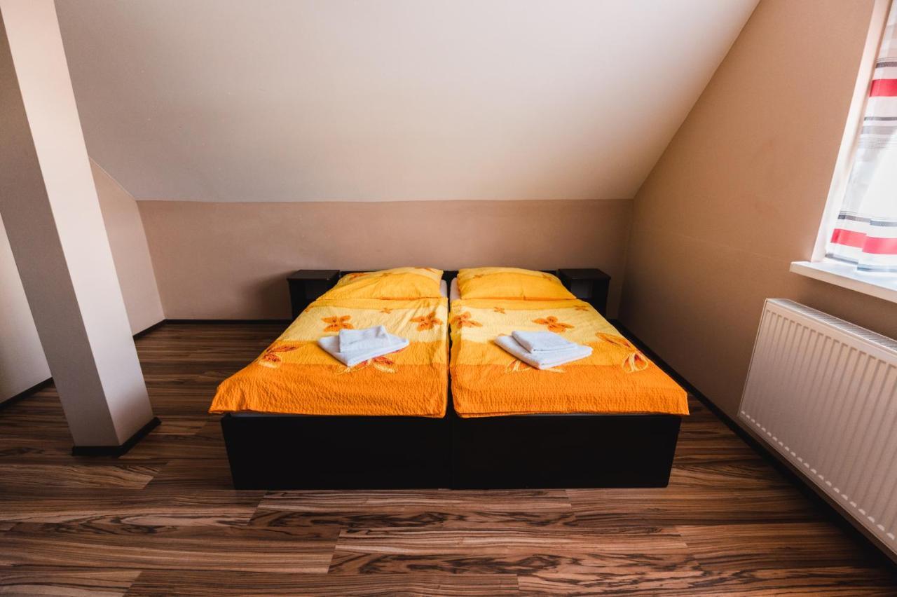 Motel Ard Sarovce Εξωτερικό φωτογραφία